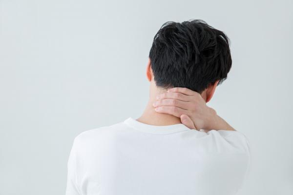 交通事故によるケガ、むち打ちの専門施術